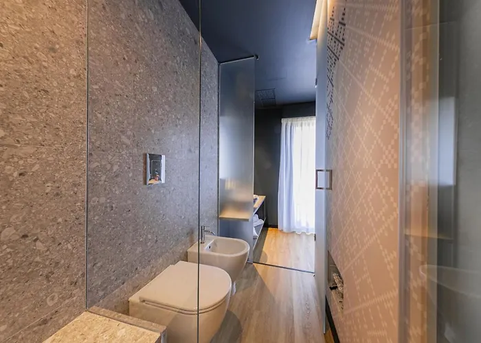 Nooria Sicilian Charme تْشيفالو