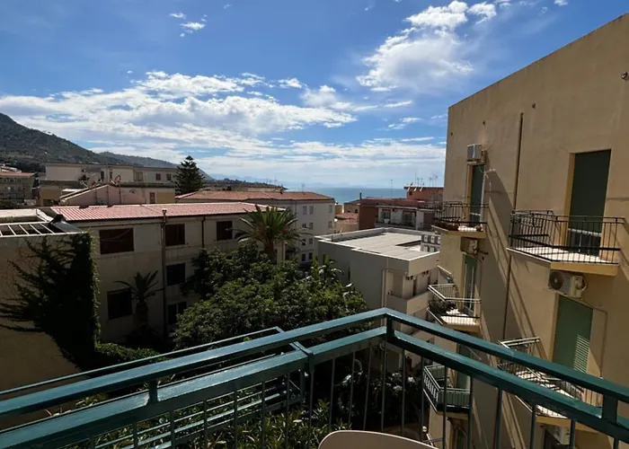 Nooria Sicilian Charme 4* تْشيفالو